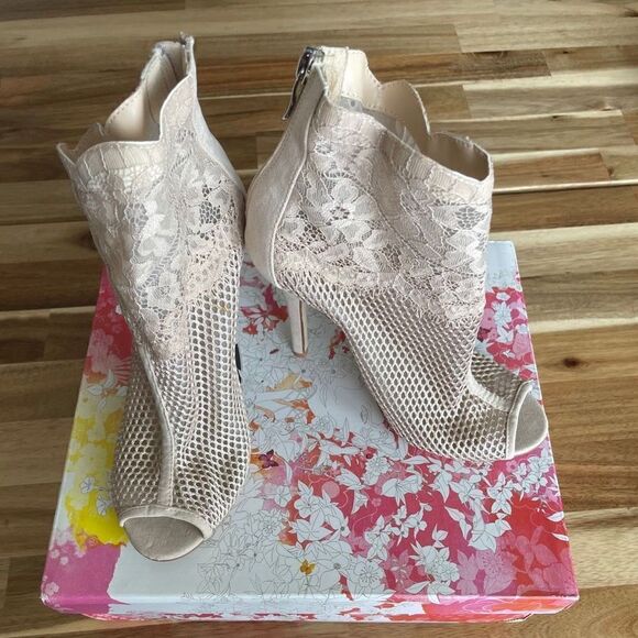 Chinese Laundry Women’s Jeopardy Mesh Bootie - Picture 1 of 5